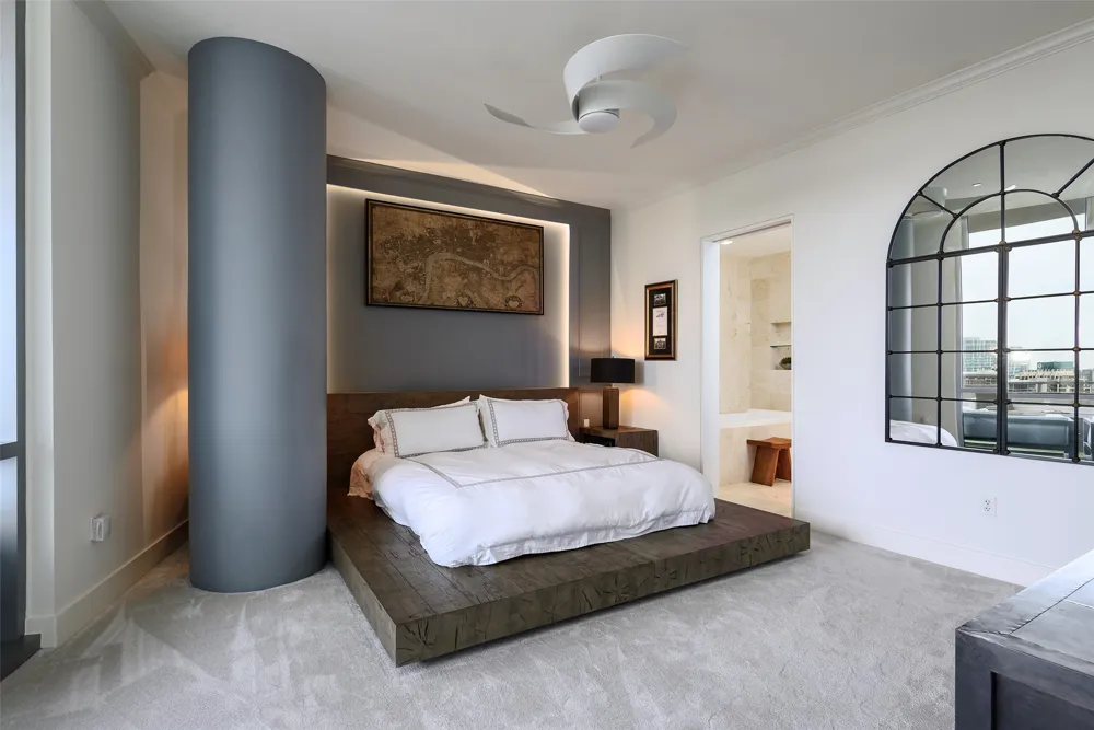 2200 Victory Avenue #2401 Dallas, TX 75219
