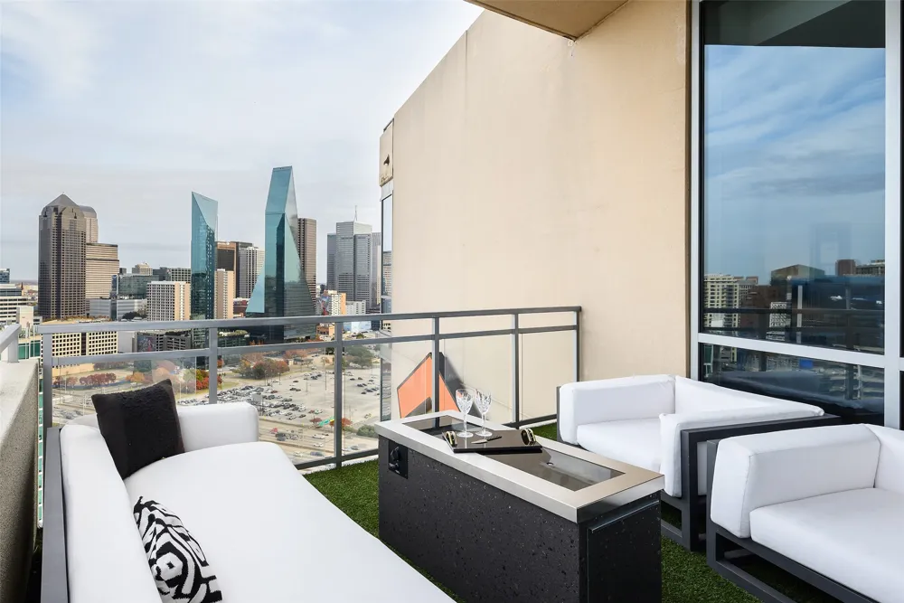 2200 Victory Avenue #2401 Dallas, TX 75219