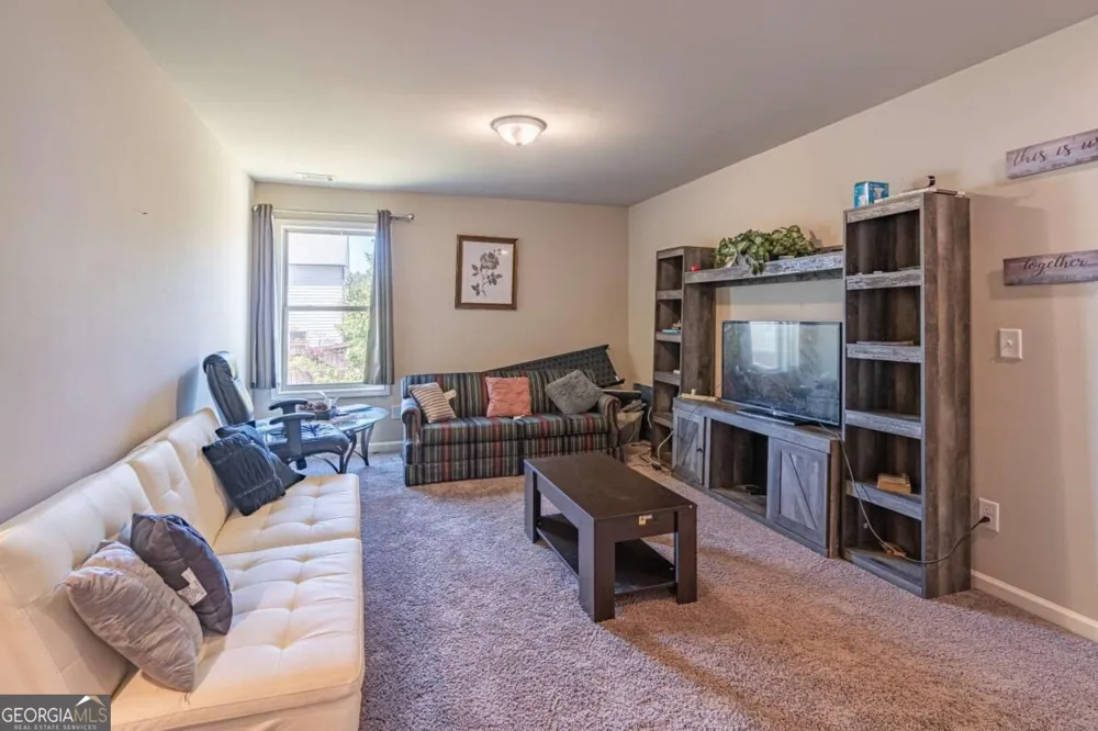 103 Creekside Bluff WAY Auburn, GA 30011
