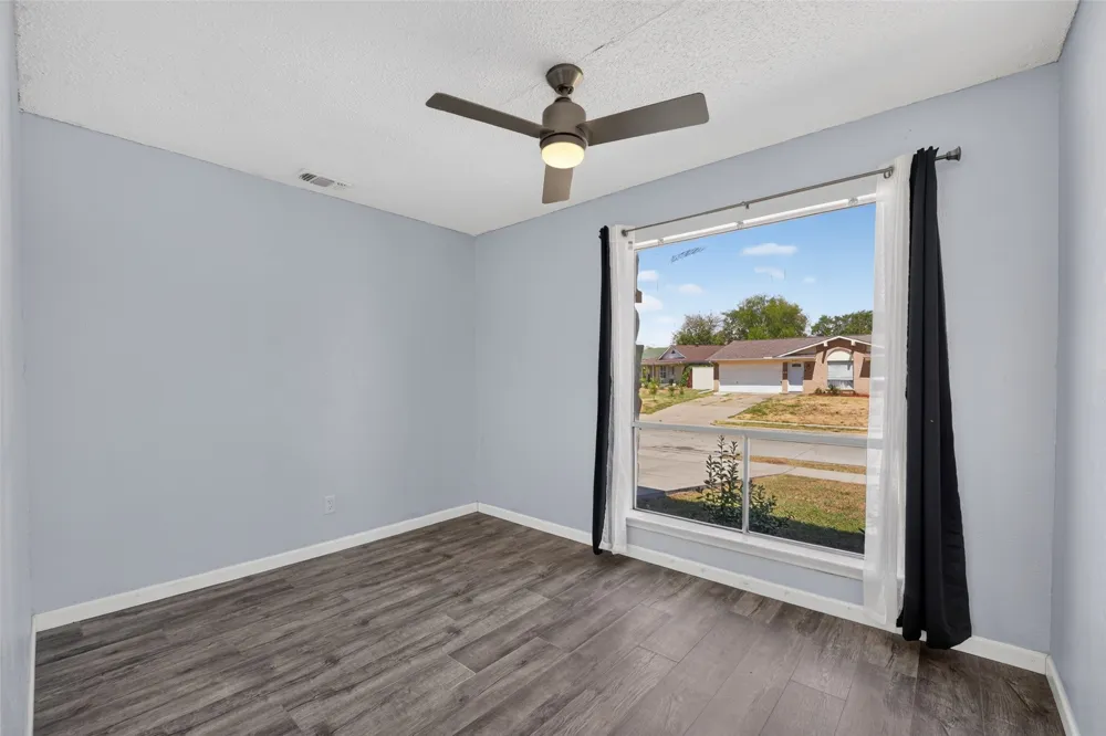 2130 Bowie Drive Carrollton, TX 75006