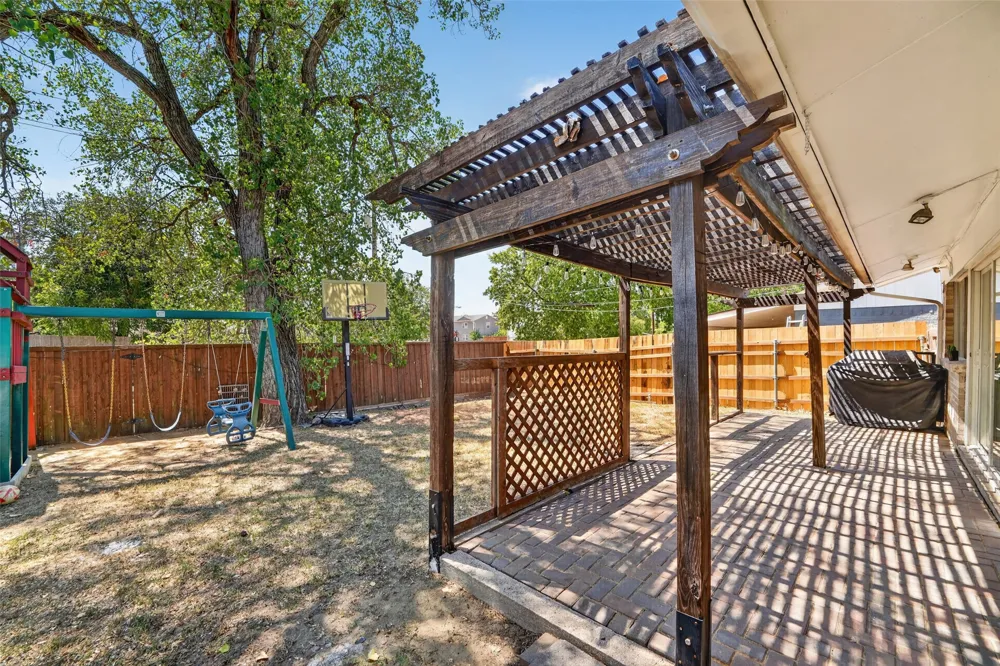 2130 Bowie Drive Carrollton, TX 75006