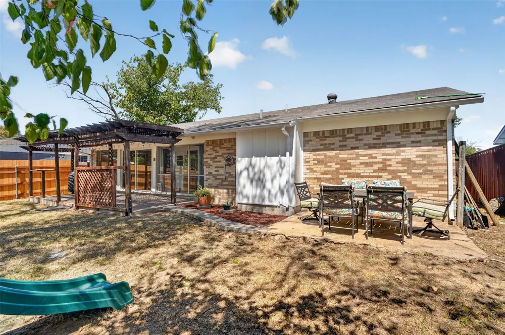 2130 Bowie Drive Carrollton, TX 75006