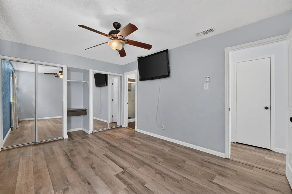 2130 Bowie Drive Carrollton, TX 75006