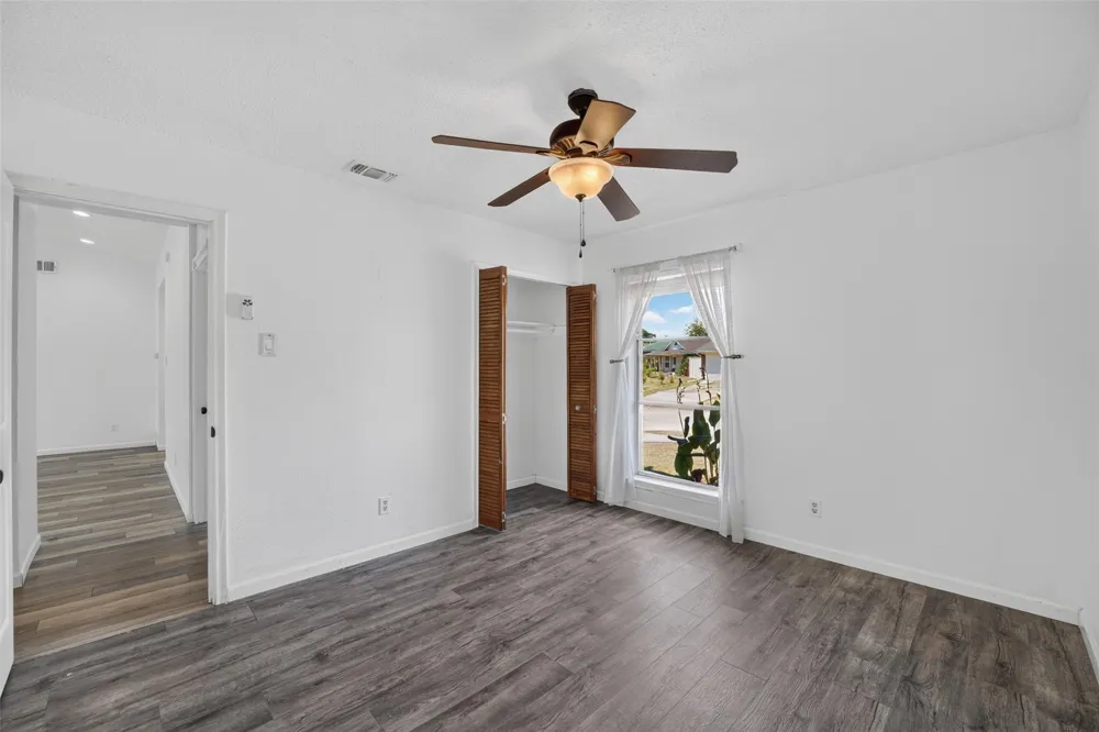 2130 Bowie Drive Carrollton, TX 75006
