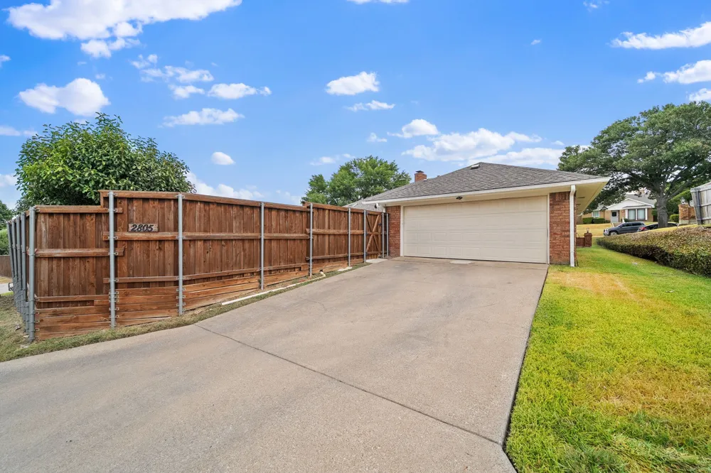 2805 Colleen Drive Garland, TX 75043