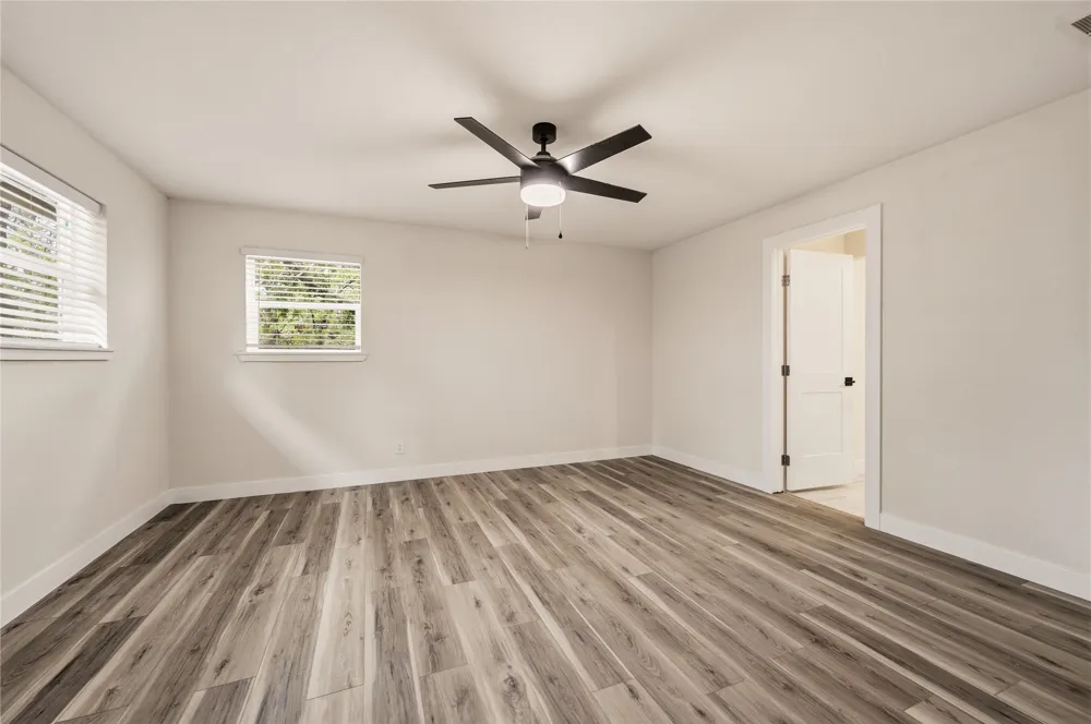 2127 Los Robles Street Grapevine, TX 76051