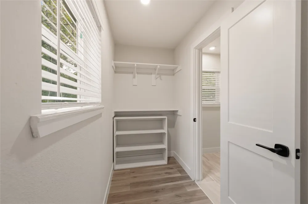 2127 Los Robles Street Grapevine, TX 76051