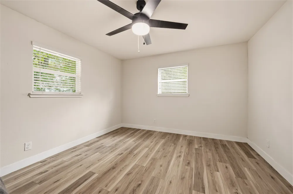 2127 Los Robles Street Grapevine, TX 76051