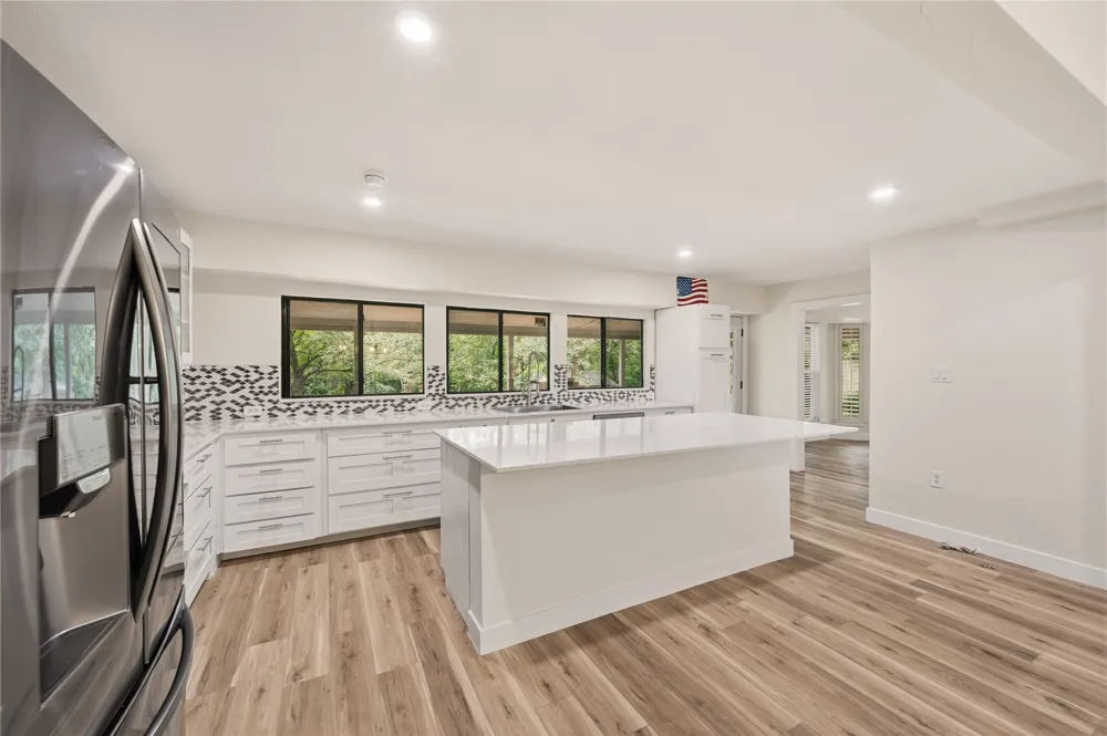 2127 Los Robles Street Grapevine, TX 76051