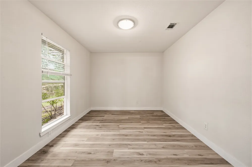 2127 Los Robles Street Grapevine, TX 76051