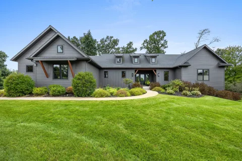 5007 Twin Creek Estates Drive NE