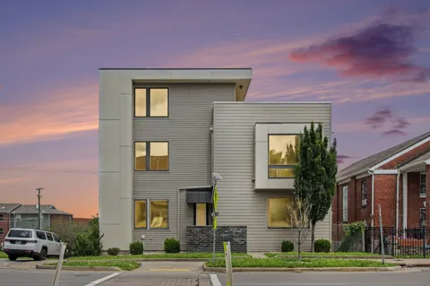 801 Main St #801