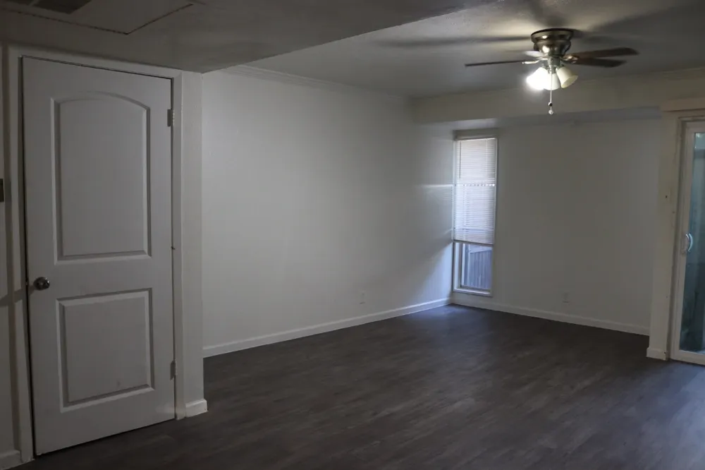 928 S Weatherred Drive Richardson, TX 75080