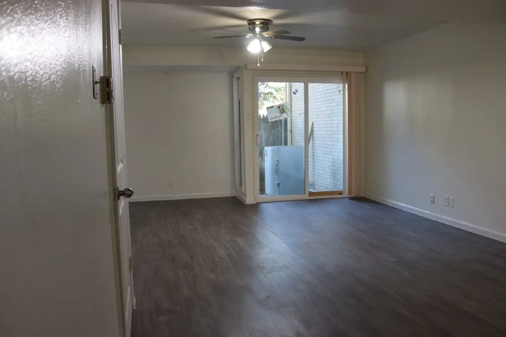 928 S Weatherred Drive Richardson, TX 75080
