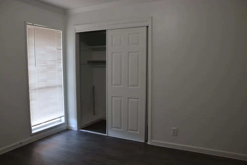 928 S Weatherred Drive Richardson, TX 75080