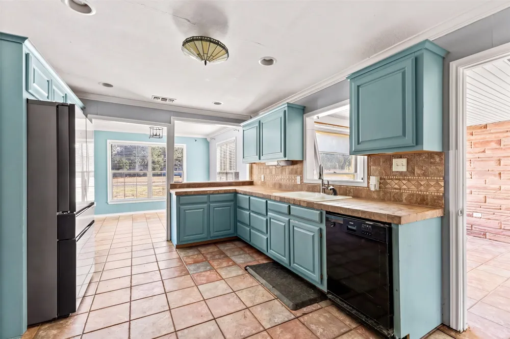 1440 Columbia Avenue Corsicana, TX 75110