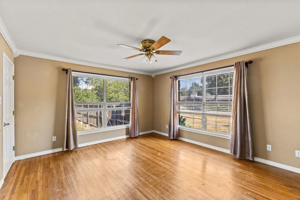 1440 Columbia Avenue Corsicana, TX 75110