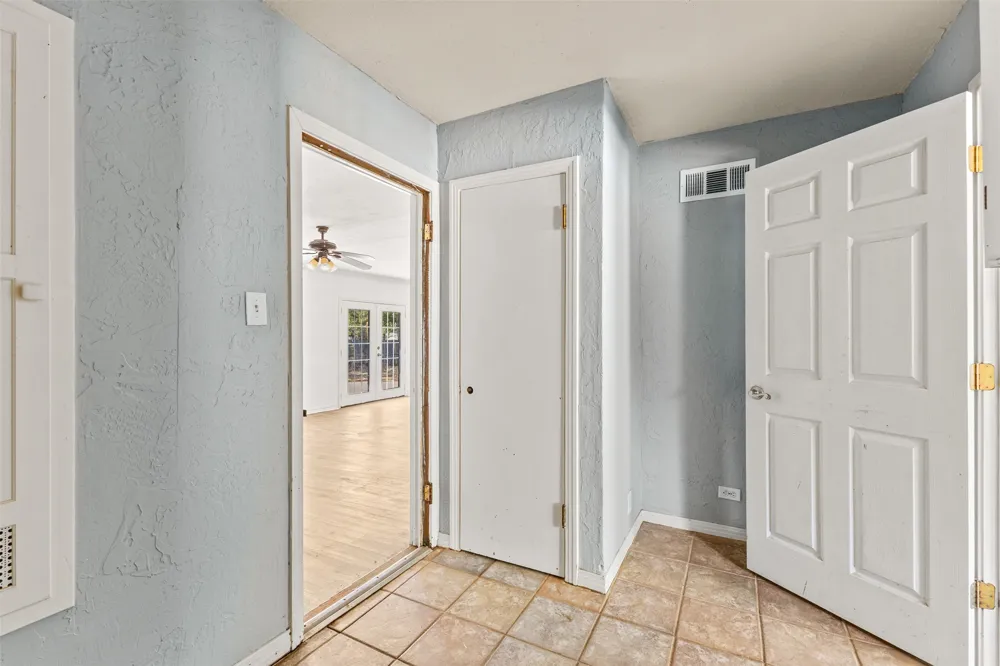 1440 Columbia Avenue Corsicana, TX 75110