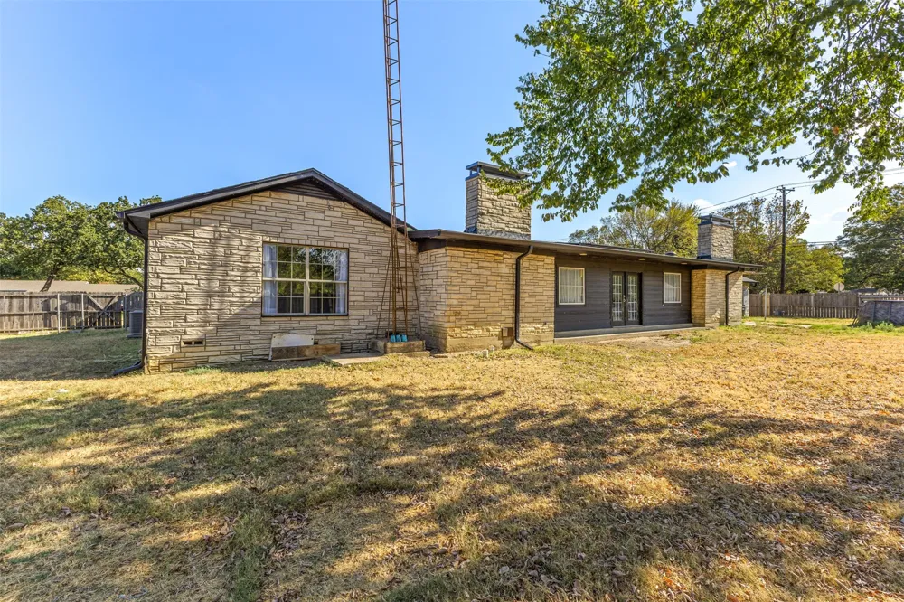 1440 Columbia Avenue Corsicana, TX 75110