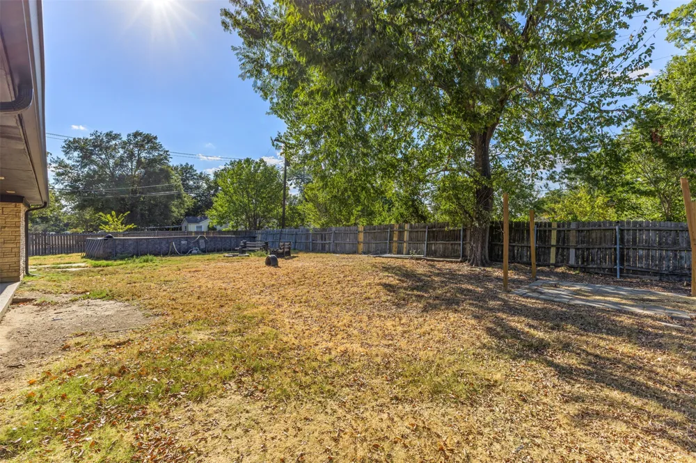 1440 Columbia Avenue Corsicana, TX 75110