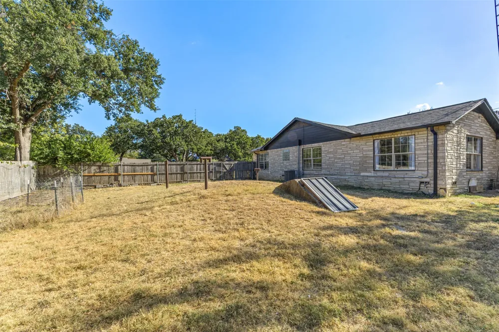 1440 Columbia Avenue Corsicana, TX 75110