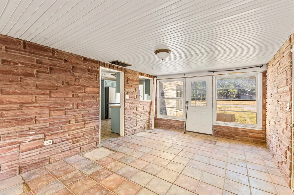 1440 Columbia Avenue Corsicana, TX 75110
