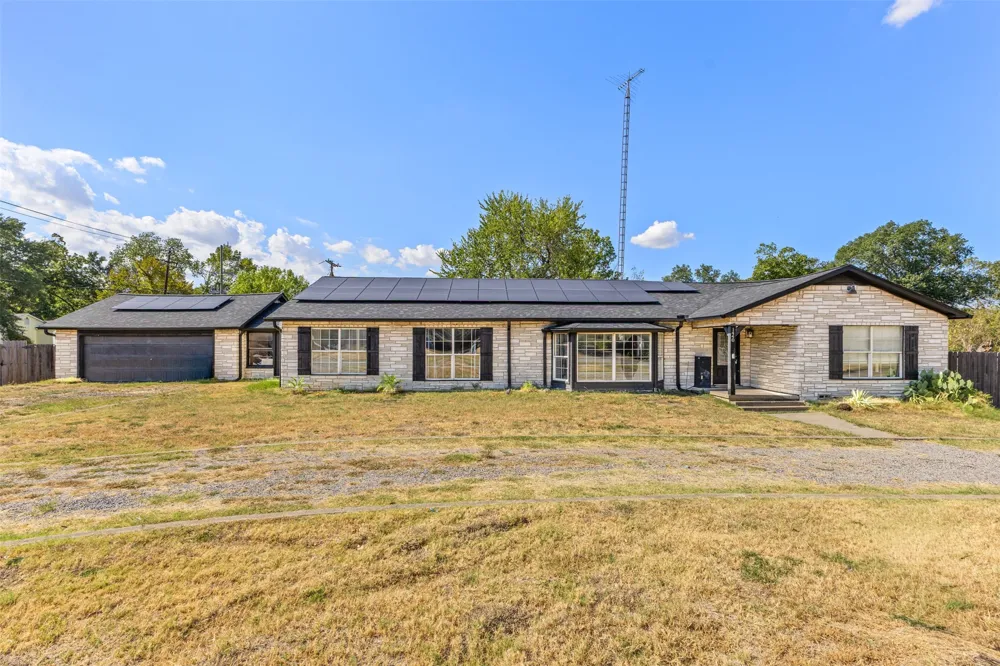 1440 Columbia Avenue Corsicana, TX 75110