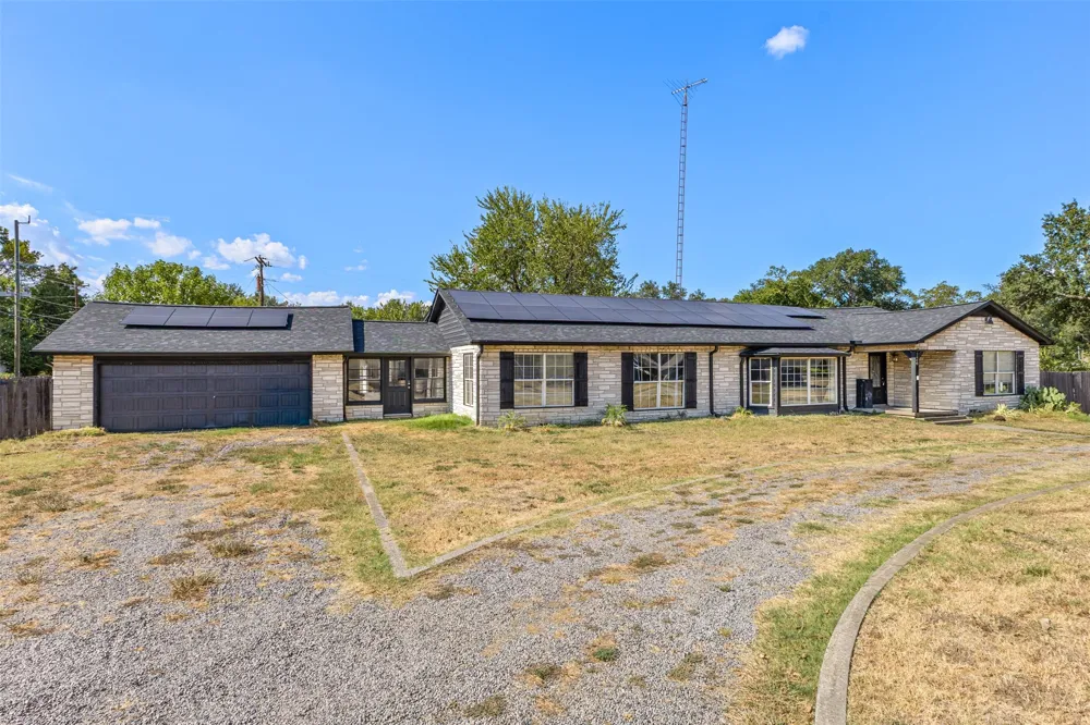 1440 Columbia Avenue Corsicana, TX 75110