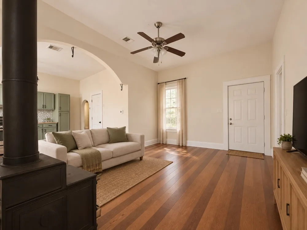 109 E Gooch Street Palestine, TX 75801