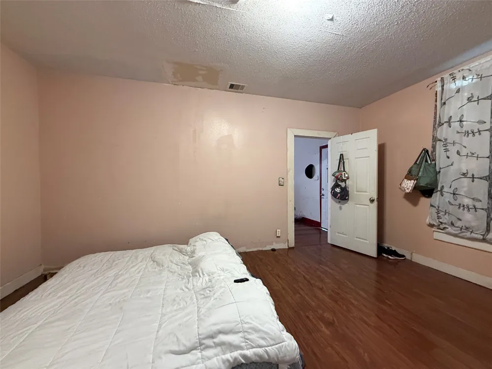 109 E Gooch Street Palestine, TX 75801