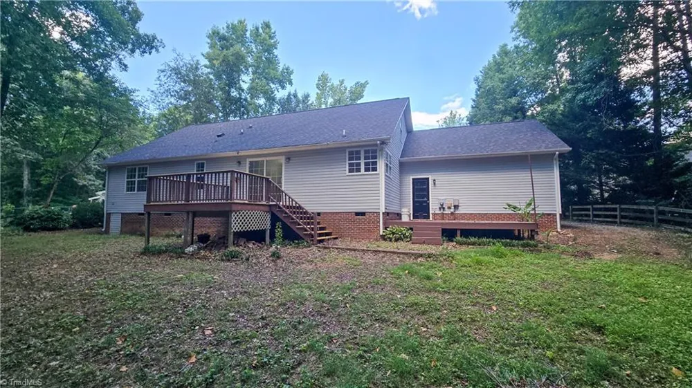 5607 Whispering Pines Drive Summerfield, NC 27358