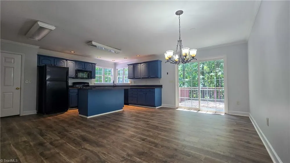 5607 Whispering Pines Drive Summerfield, NC 27358