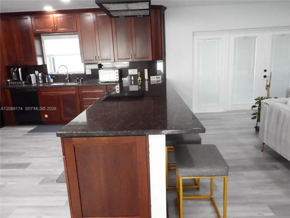1711 50th Ave Hollywood, FL 33021