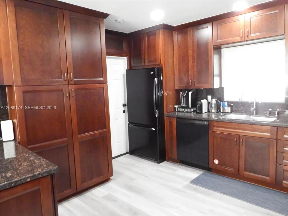 1711 50th Ave Hollywood, FL 33021