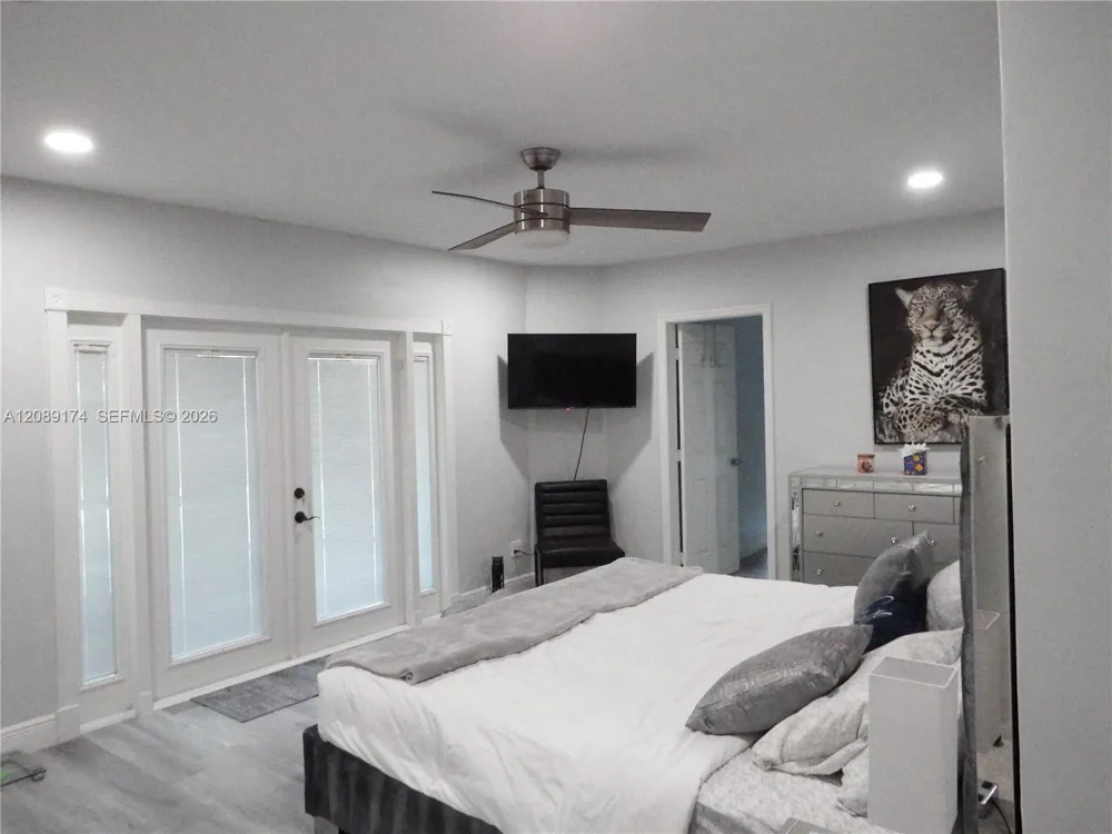 1711 50th Ave Hollywood, FL 33021