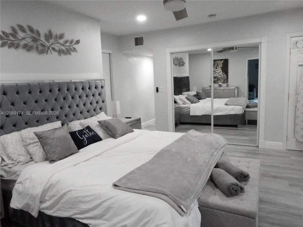 1711 50th Ave Hollywood, FL 33021