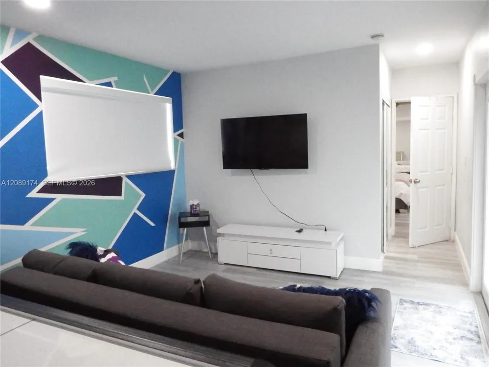1711 50th Ave Hollywood, FL 33021