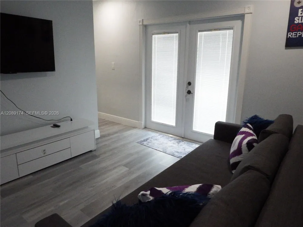 1711 50th Ave Hollywood, FL 33021