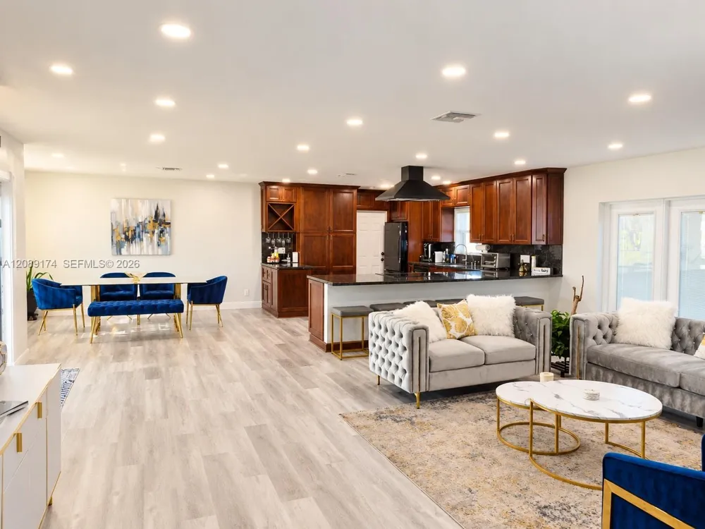 1711 50th Ave Hollywood, FL 33021