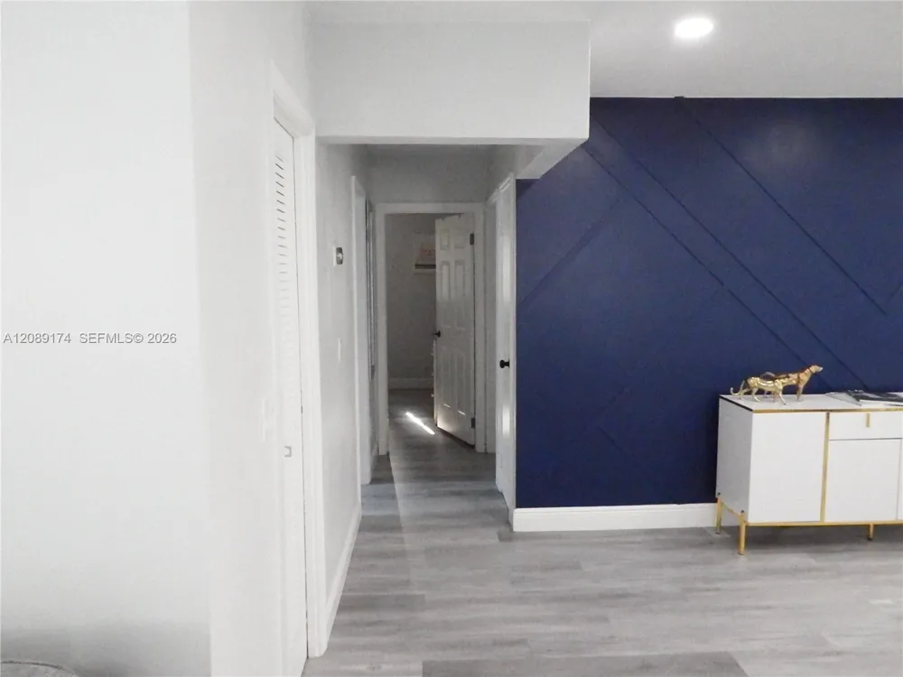 1711 50th Ave Hollywood, FL 33021