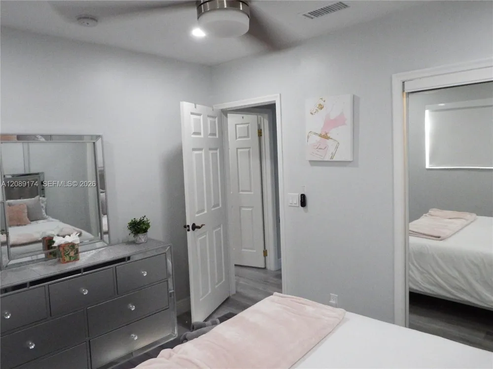 1711 50th Ave Hollywood, FL 33021