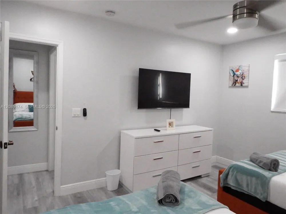 1711 50th Ave Hollywood, FL 33021