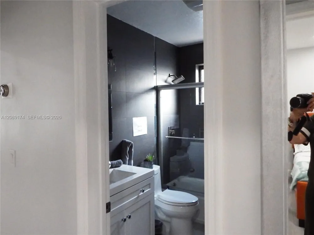 1711 50th Ave Hollywood, FL 33021