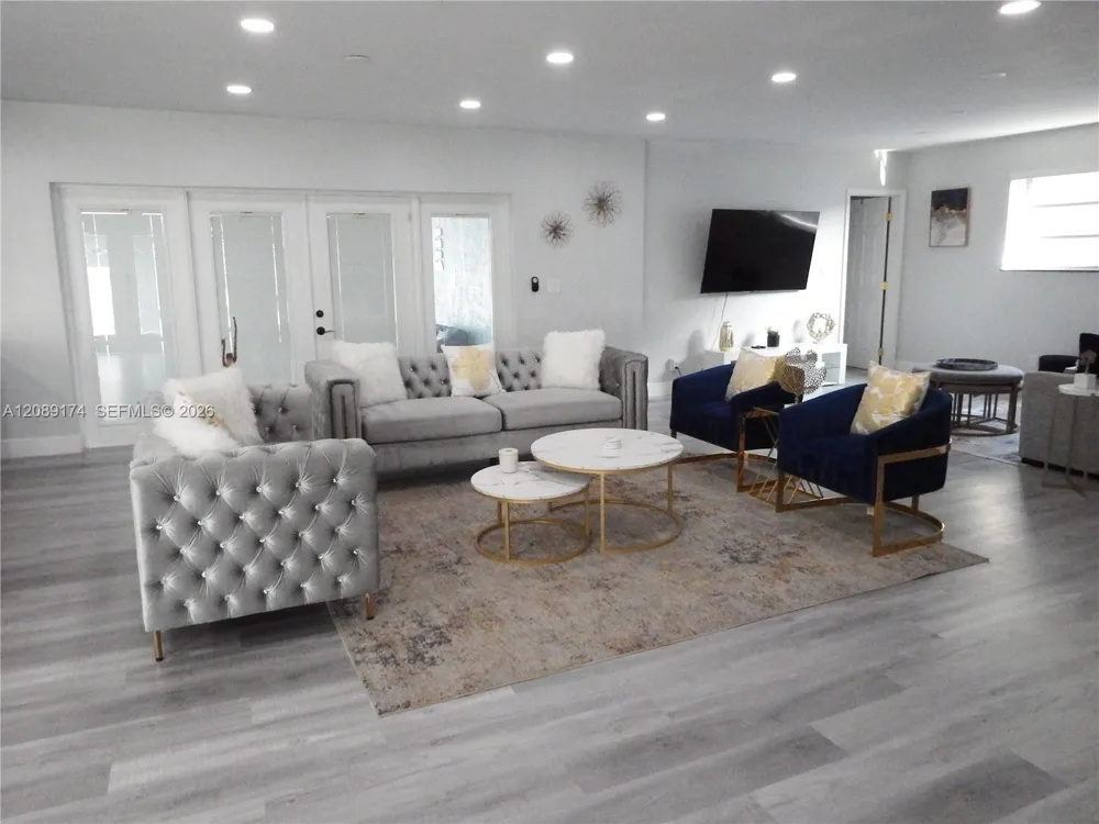 1711 50th Ave Hollywood, FL 33021