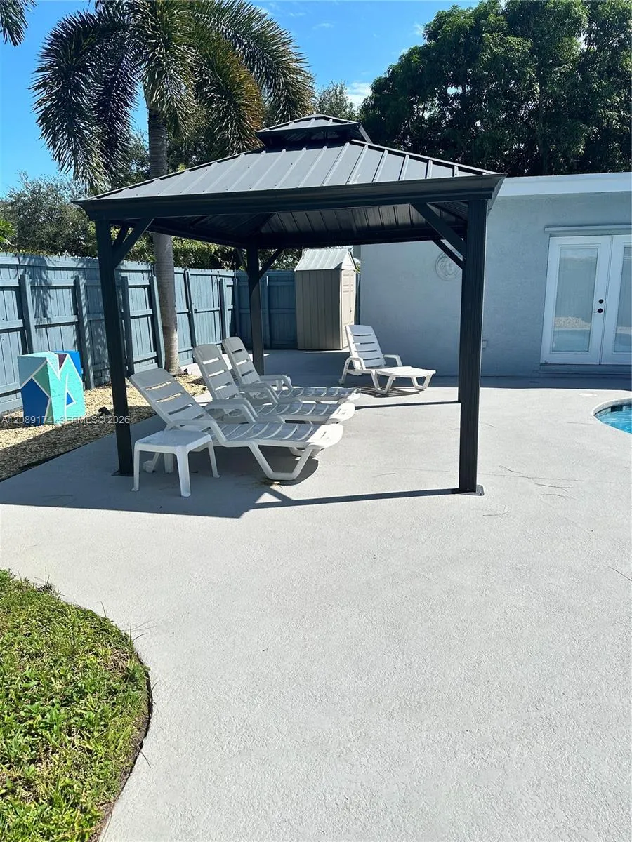 1711 50th Ave Hollywood, FL 33021