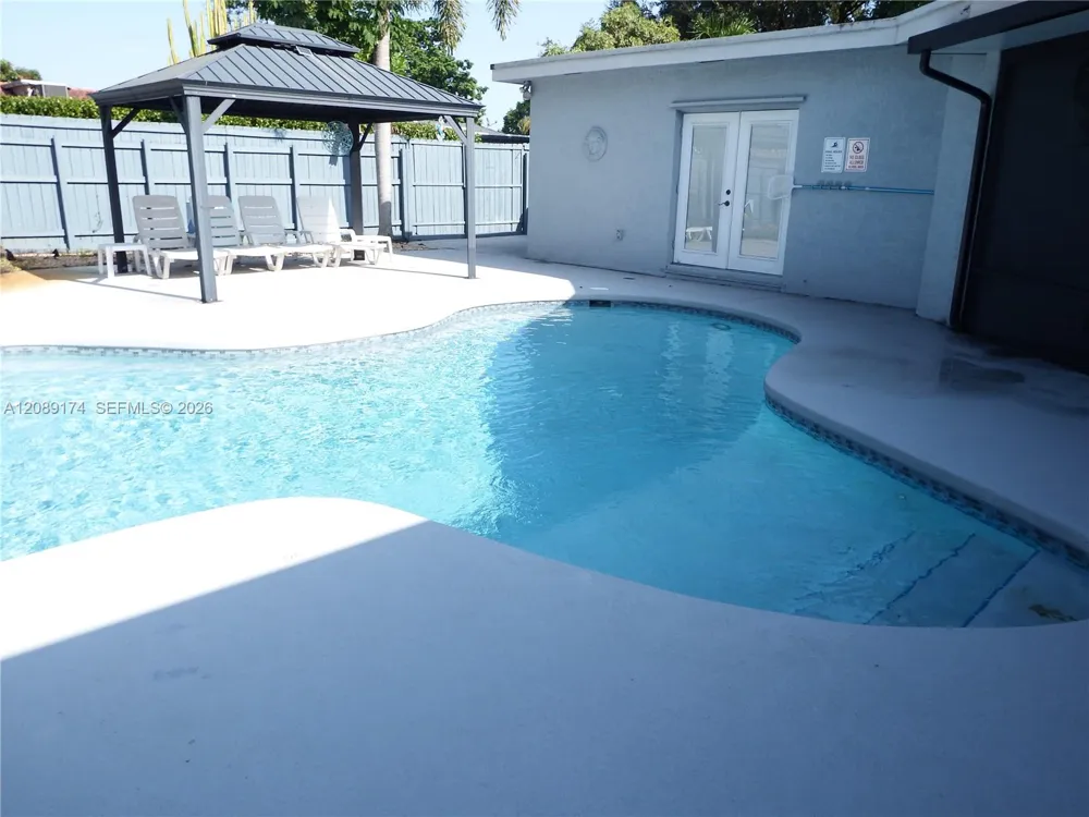 1711 50th Ave Hollywood, FL 33021