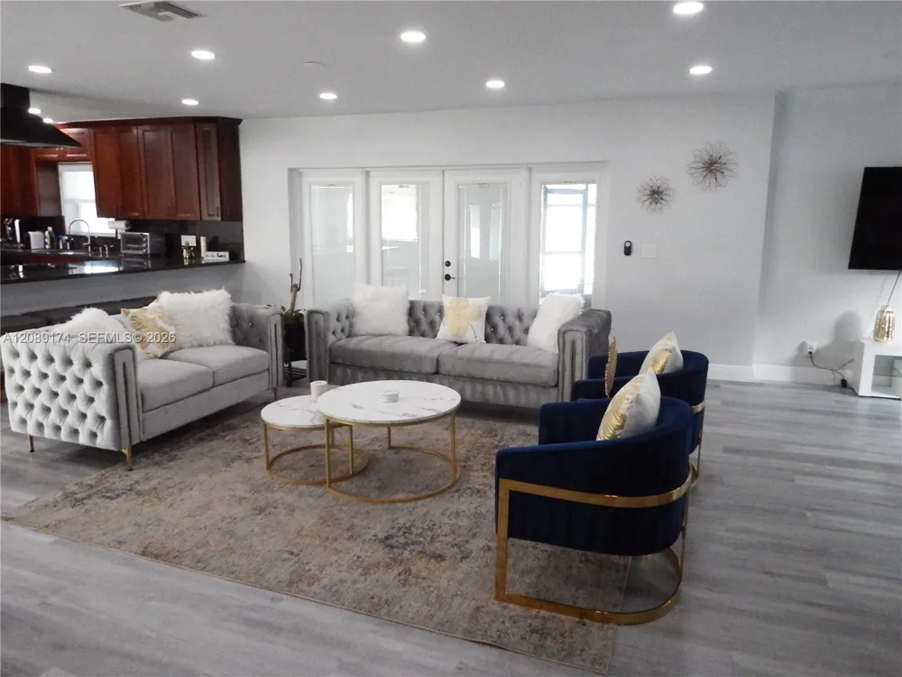 1711 50th Ave Hollywood, FL 33021