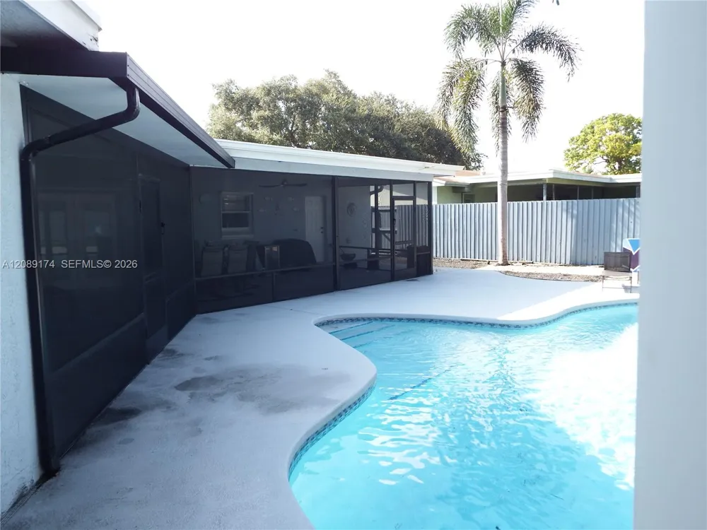 1711 50th Ave Hollywood, FL 33021