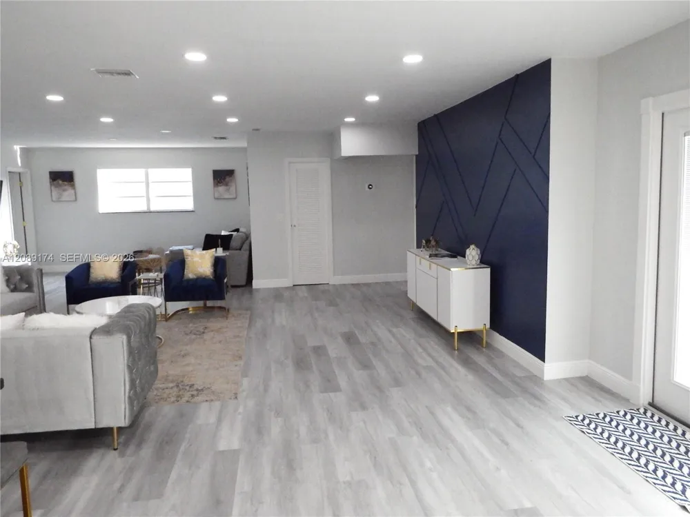 1711 50th Ave Hollywood, FL 33021