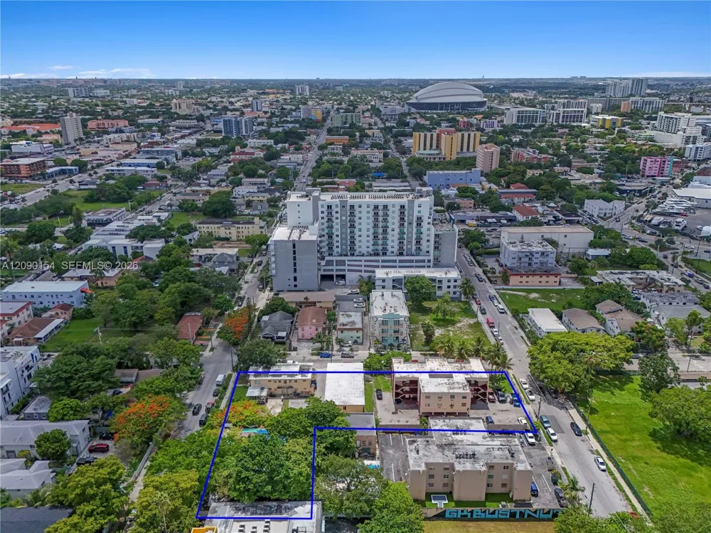 690 NW 3rd St Miami, FL 33128